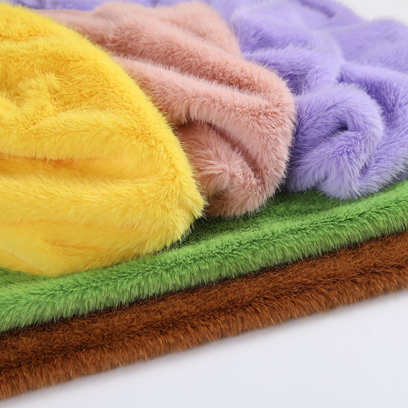 Materiał imitujący futro z wys – Sewing recenzja i cena